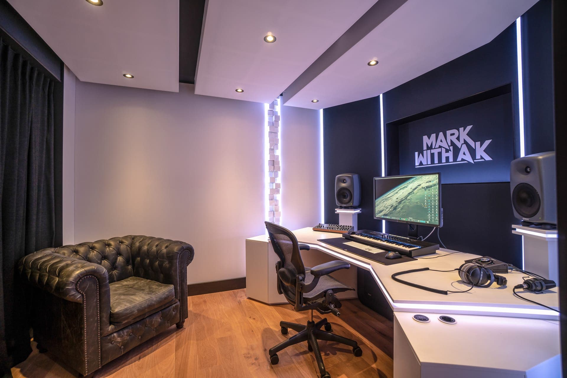 Mark With a K — Acoustic
